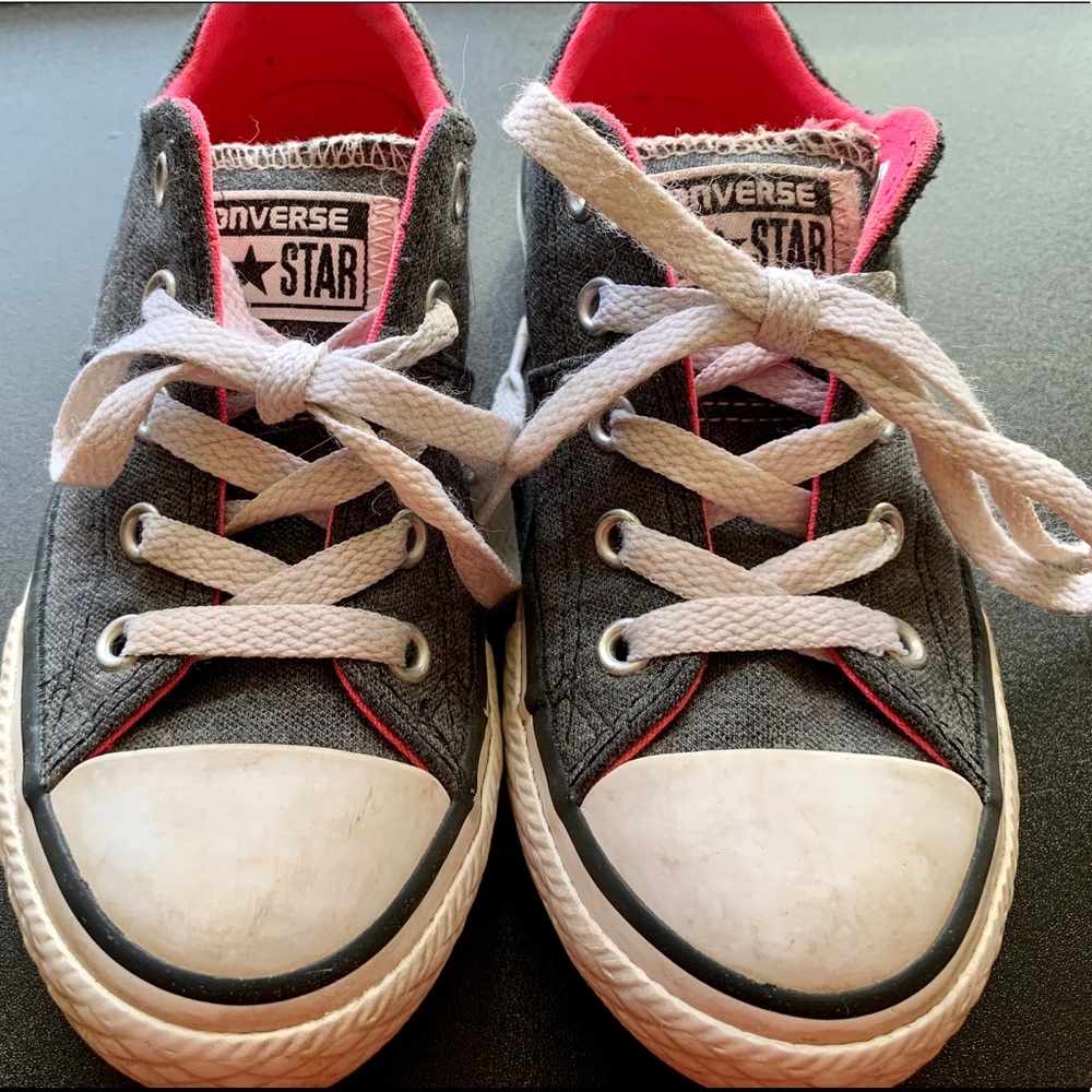 Girls converse